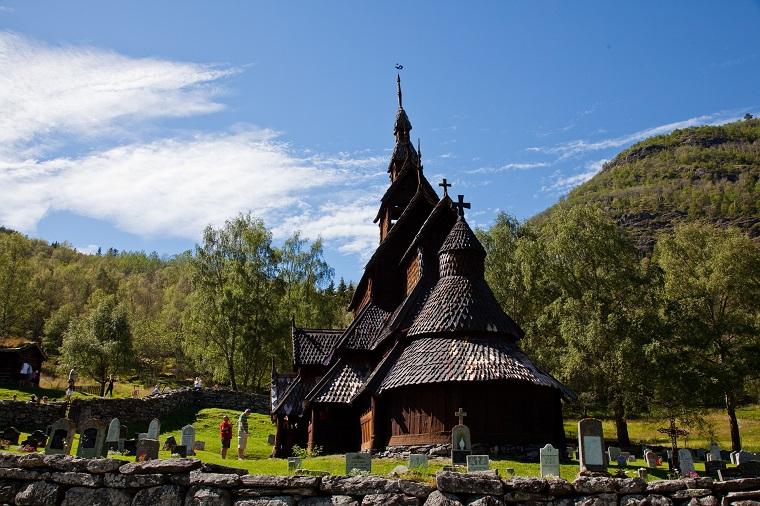 Besøk Borgund Stavkirke når du leier hytte i Norge