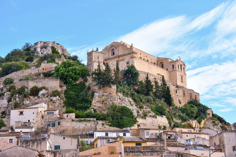Lei et feriehus på Sicilia og opplev en øy full av historie og spennede kultur