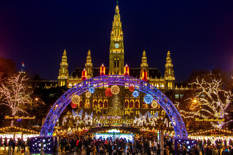 Dra på det tradisjonsrike julemarkedet i Wien
