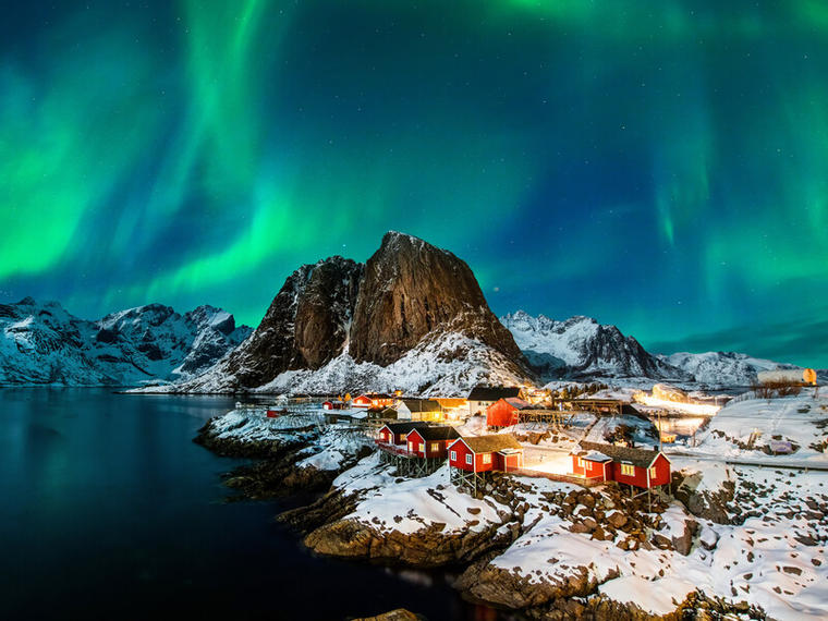 Lei ei hytte i vakre Lofoten med NOVASOL og se nordlyset danse over himmelen