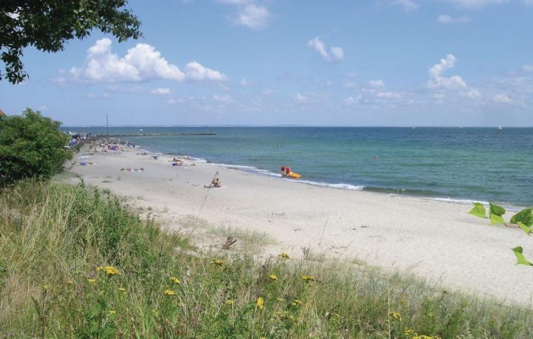 Du finner deilige strender ved feriehuset i Nr. Kettingskov