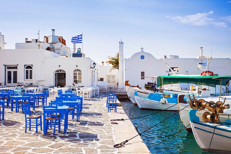 Besøk mange fine kystbyer å ferie i Hellas