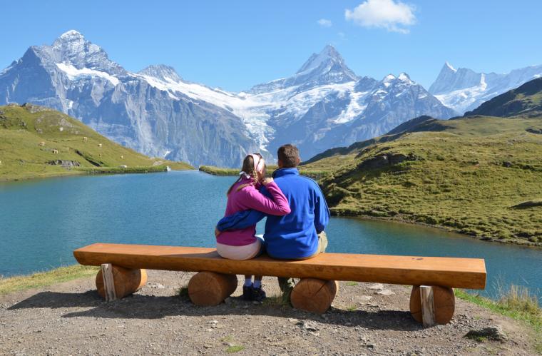 Lei ferieleilighet i Sveits og nyt Alpene
