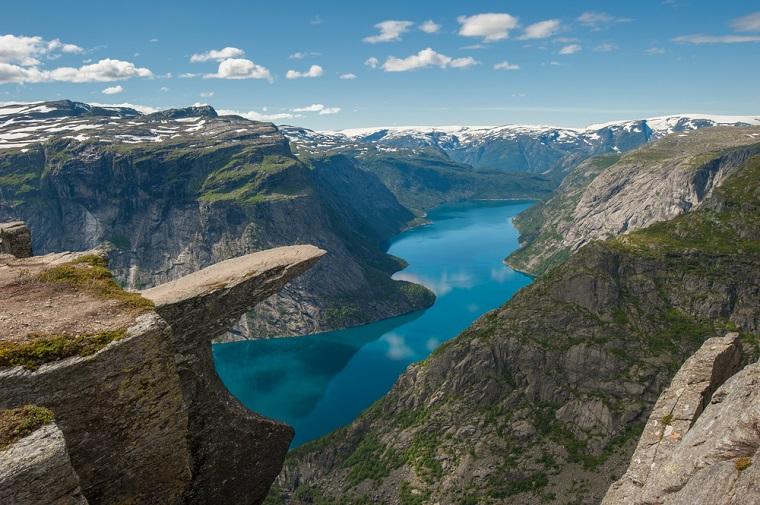 Lei hytte nær vakker natur i Odda