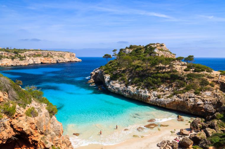 Nyt strandlivet fra strendene på Mallorca