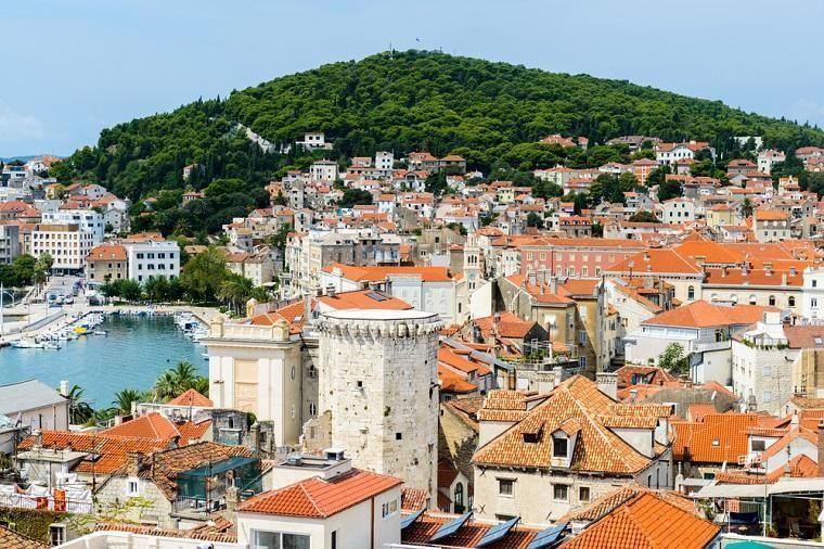 Lei et NOVASOL feriehus i Marina og besøk Split