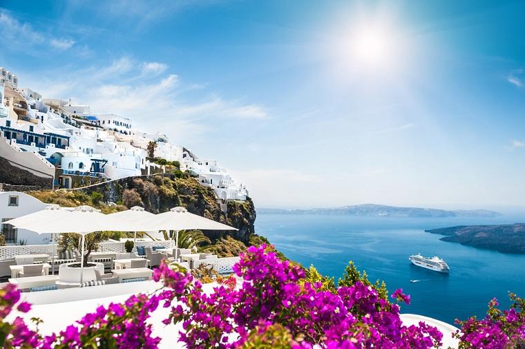 Feriehus Santorini, Kreta, Korfu, Thessaloniki hos NOVASOL