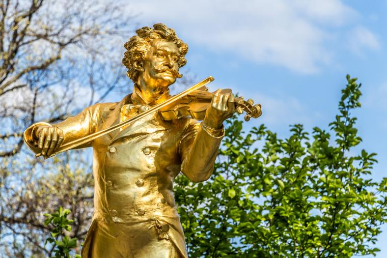 Statue av Johann Strauss i Wien