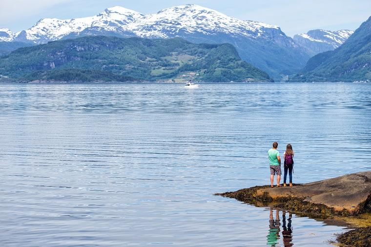 Lei en hytte i Tysnes og opplev Hardangerfjorden