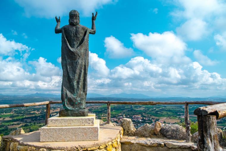 Lei en feriebolig på Sardinia og opplev øyens spennende historie