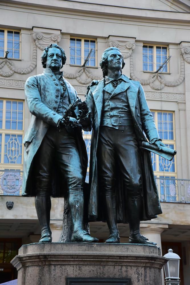 Se Goethe-Schiller monumentet i Weimar