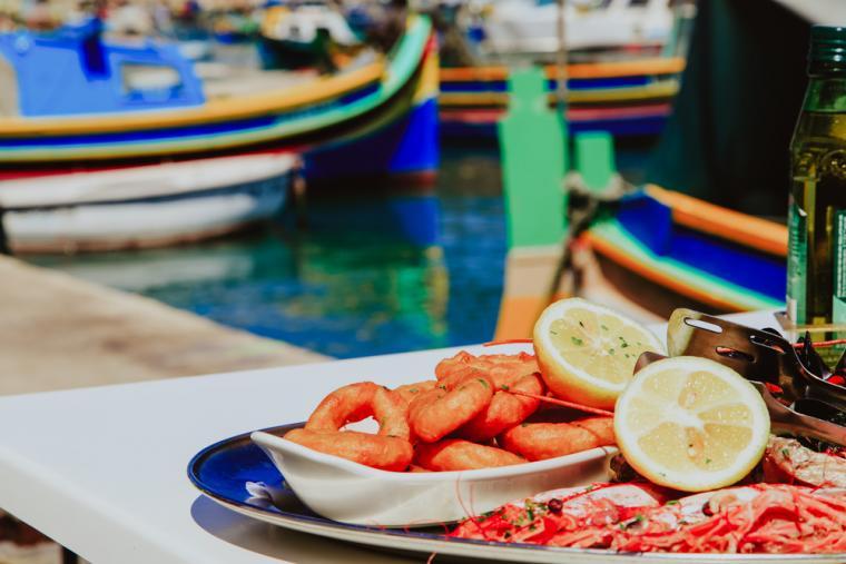 Smak på goder fra havet når du leier feriebolig på Sardinia