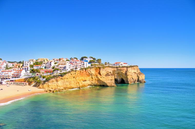 Avslapning og strandliv i Algarve